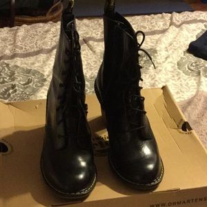 Dr. Martens Sadie Black Boots